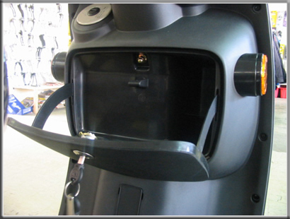 Bolwell Retro Glove box