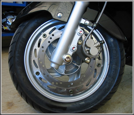 Bolwell Le Grande front wheel