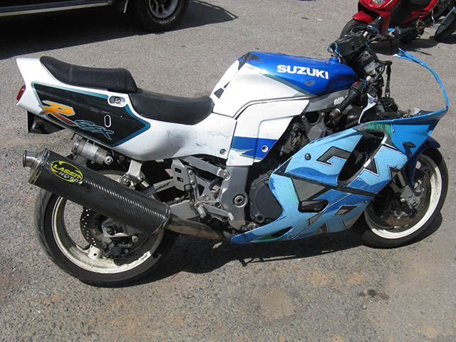 Wrecking Suzuki GSXR750W