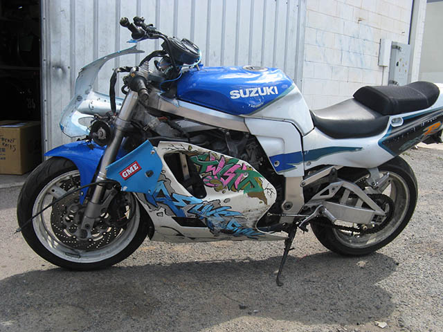 Wrecking Suzuki GSXR750W