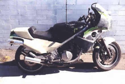 Wrecking Kawasaki KR250