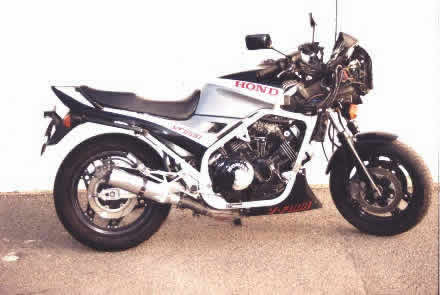 Wrecking Honda VF1000F