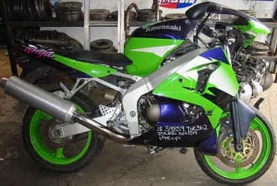 Wrecking Kawasaki ZX6R